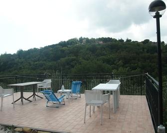 Agriturismo Ardizio 43 - Pesaro - Balkon