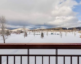 Teton Springs Lodge & Spa is a all-season luxury resort on the 'quiet side of the Tetons' - Victor - Balkón