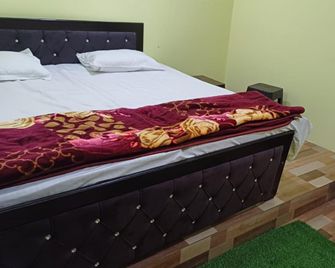 Goroomgo Himalayan View Ukhimath - Guptakāshi - Bedroom