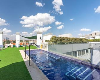 Residencia Universitaria Claudio Coello - Madrid - Piscina