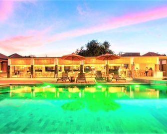 Hi Blue Bali Melasti Dive Resort - Amlapura - Pool