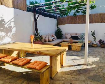 Asmali Bahce Butik Otel - Ayvalik - Patio