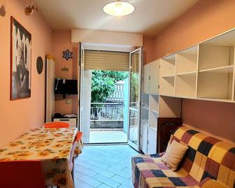 Sea Base- Bluchalet - Borghetto Santo Spirito - Soggiorno