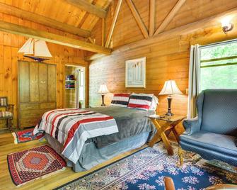 Updated Mtn Cabin on 20 Acres with Large Waterfall - Jasper - Slaapkamer