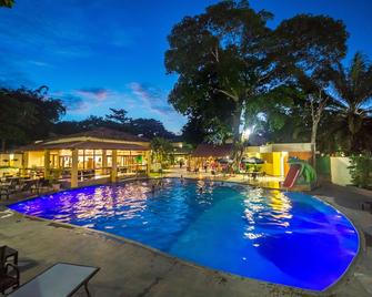 Floral Inn Family - Porto Seguro - Piscina