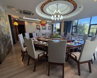 Investment, production and operation management in Lhasa City - Lhasa - Jídelna