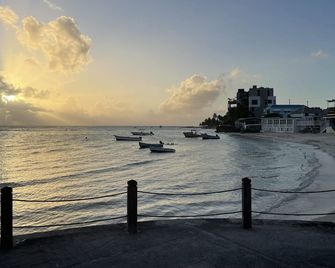 Mirabelle Apartments - Christchurch - Plaj