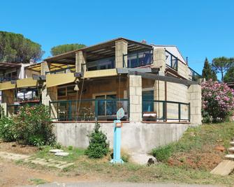 Il Borgo Centro Vacanze - Monteverdi Marittimo - Building