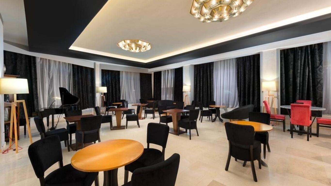 GQ Hotel and Club