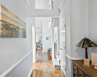 Seas the Day at Bay Creek - Pet Friendly & Linens Included! - Cape Charles - Corridoio