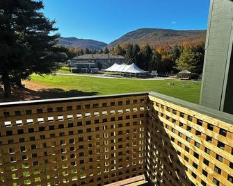 Ski-In / Ski-Out Slopeside Studio Smuggler's Notch Resort - Updated Lower Rates - Jeffersonville - Balcony
