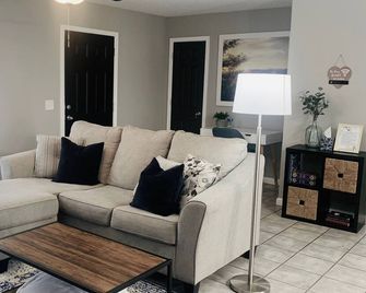 Cozy & Hip 2-bedroom home - 5 min from Downtown - Paris - Soggiorno