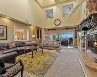 Lakeside Mansion Waterfront 34 beds Boat ramp - Lake Elsinore - Hall d’entrée