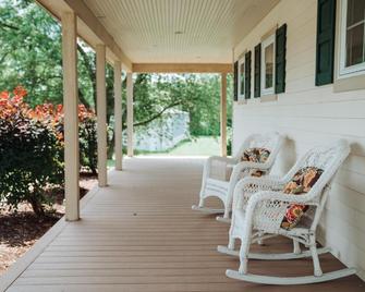 Skaneateles Suites - Skaneateles - Patio