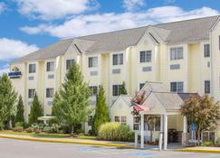 Microtel Inn & Suites by Wyndham Beckley East - Beckley - Bâtiment