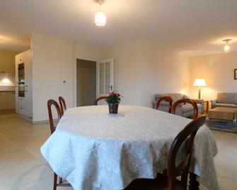 Appartement spacieux avec rooftop et garages privés à 3 min de la gare d'Épernon - FR-1-581-129 - Épernon - Restaurant