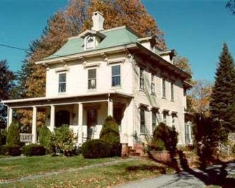 Pillsbury House Bed & Breakfast - Woonsocket - Edificio