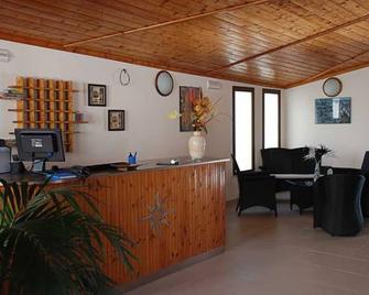 Caposud Residence and Beach Club - Santa Maria del Focallo - Recepción