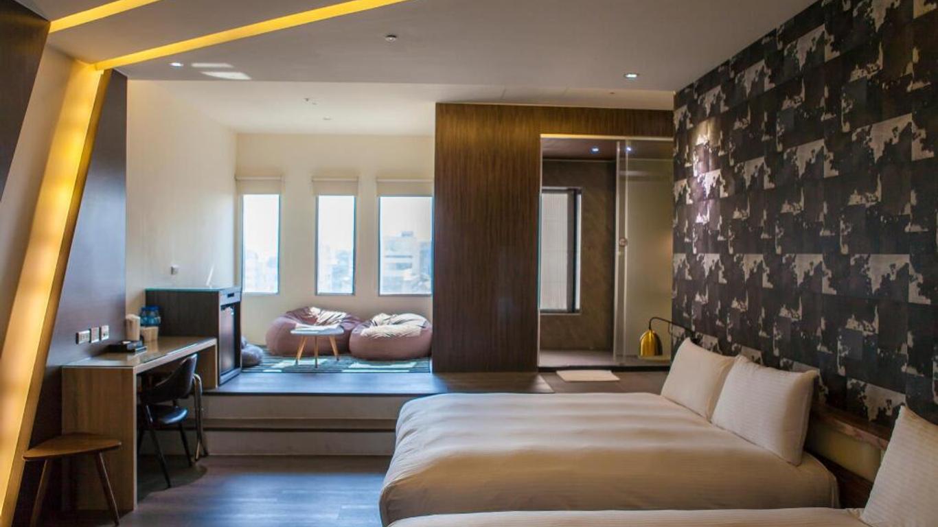 G11 Hotel