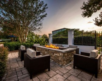 Courtyard by Marriott Charlotte Ballantyne - שרלוט - פטיו