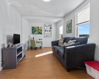 Live. Work. Play. Study. Downtown De Pere! - De Pere - Living room
