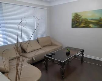 Mcmaster Accommodations - Hamilton - Sala de estar