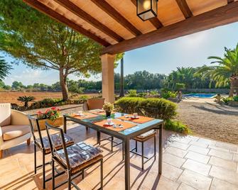 Holiday Home Morla by Interhome - Porreres - Binnenhof