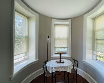2Br Ground-Floor Apartment In Melrose Park - Elkins Park