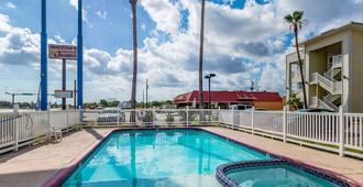 Motel 6 Corpus Christi, TX - Corpus Christi - Svømmebasseng