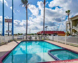 Motel 6 Corpus Christi, TX - קורפוס כריסטי - בריכה