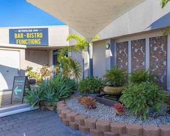 The Metropolitan Hotel - Mackay - Outdoor view