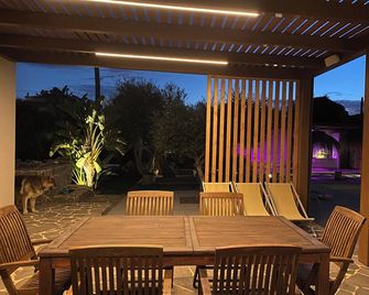 Signorino Suites&Pool - Marsala - Serambi