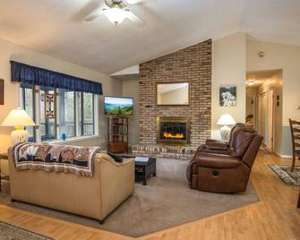 Home Away From Home | 3 Bed, 2 Bath - Brevard - Soggiorno