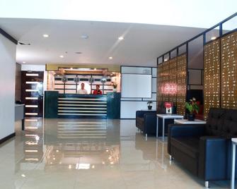 Hotel Sogo Alabang Southroad - Manila - Front desk