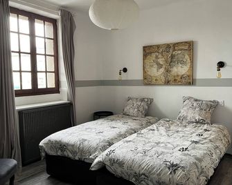 La maison du pont vieux - emplacement de parking gratuit - Proche Cité médiévale - Carcassonne - Slaapkamer