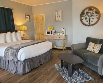 Suites 34 & 35 - Victorian Suites - Helena - Bedroom