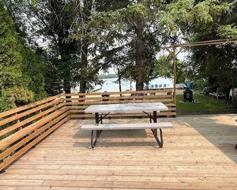 Lakefront retreat on Gull Lake - Lac Du Bonnet - Patio