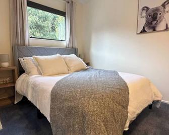 Country cottage close to airport (pet friendly) - West Melton - Habitación