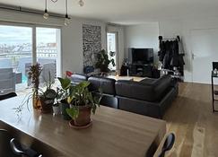 Appartement spacieux avec terrasse près de Paris et du Stade de France - Saint-Denis - Sala de estar
