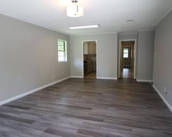 Minutes from downtown Ocean Springs and the Gulf Coast Beaches - St Martin - Corridoio