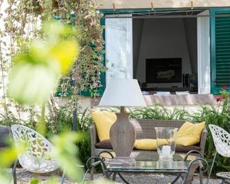 B&B Don Gaspano - Pace del Mela - Patio
