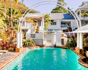 The Reef House Boutique Hotel & Spa - Adults & Couples Boutique Tropical Escapes - Palm Cove - Piscina