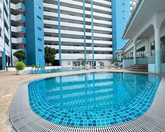 Mutiara Melaka Beach Resort by Tzwan - Malacca - Pool