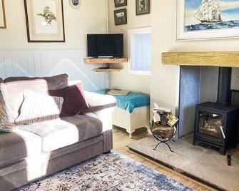 2 bedroom accommodation in Kirkandrews, near Kirkcudbright - Kirkcudbright - Huiskamer
