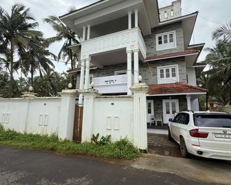 Rozana Retreats BeachVibe -kannur - Kannur - Будівля