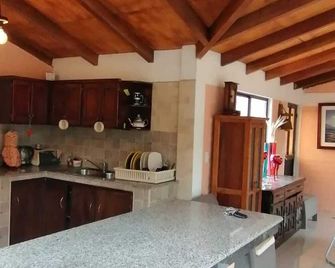 Hermosa Casa de Campo - San Antonio de Pichincha - Cocina