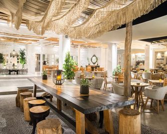 Makris Beach Hotel - קאמארי - מסעדה