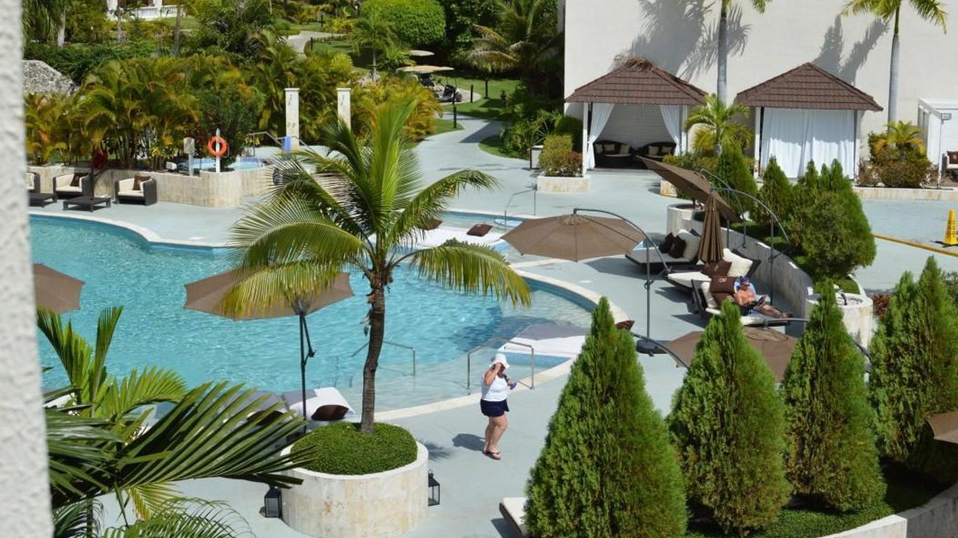 Lifestyle Royal Suites