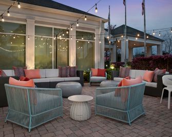 Hilton Garden Inn Tallahassee Central - Tallahassee - Patio