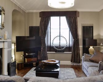 3 bedroom accommodation in Brecon - Brecon - Living room